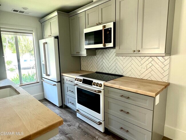 Foto del edificio - 1735 Orinda Ct
