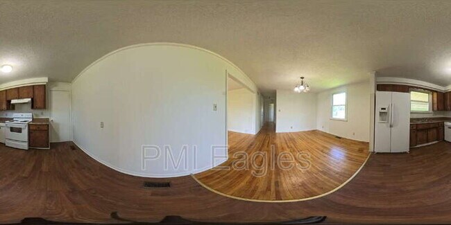 Foto del edificio - 2223 Pendleton Dr