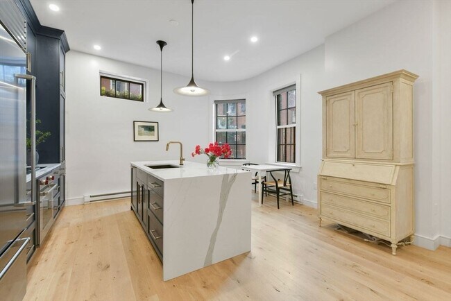 Foto del edificio - 93 Revere St