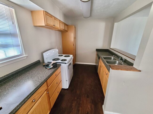 Building Photo - COMING SOON... 3-Bedroom 2-Bathroom Townhome in Capital Heights!