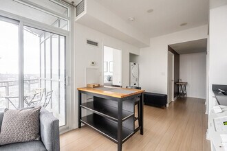 Building Photo - 2708 Puente de Luz