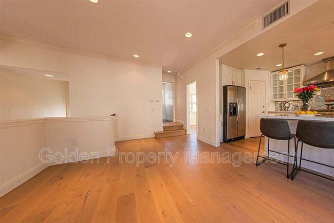 Foto del edificio - 7357 Fay Ave
