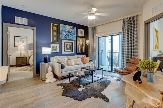 2BR, 2BA - 1,087SF - Noble on Newberry