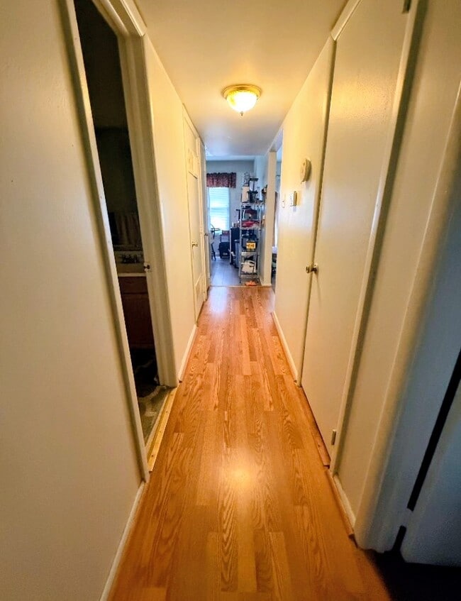 Building Photo - 65 Chelsea Cir