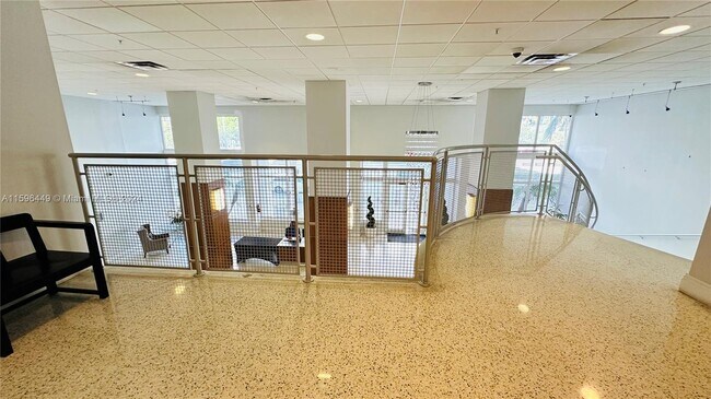Foto del edificio - 3000 S Ocean Dr
