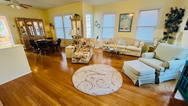 Foto del edificio - 4623 Avenue N 1/2 Rear