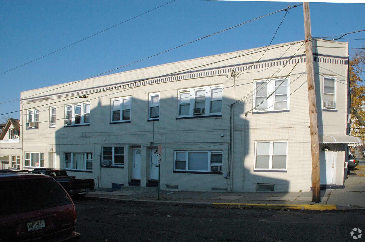 466 Park Ave, Fairview, NJ 07022 Apartments in Fairview, NJ