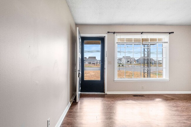 Foto del edificio - 4611 Franklin Rd