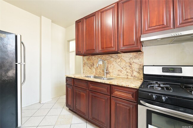 Building Photo - 88-40 144th St