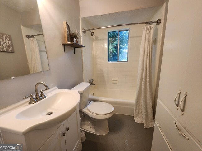 Foto del edificio - 917 Oakview Ave