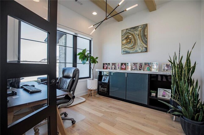 Building Photo - 4205 S Watercrest Dr