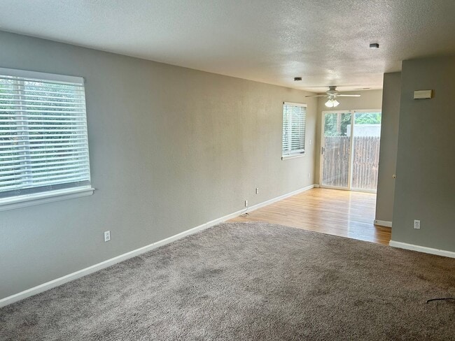 Charming 3bd/2ba in Mayfair Neighborhood! - Charming 3bd/2ba in Mayfair Neighborhood! House