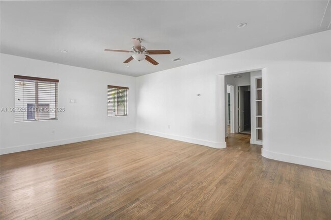 Building Photo - 438 Mendoza Ave