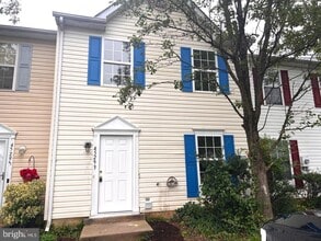Building Photo - 45293 Rumsford Ln