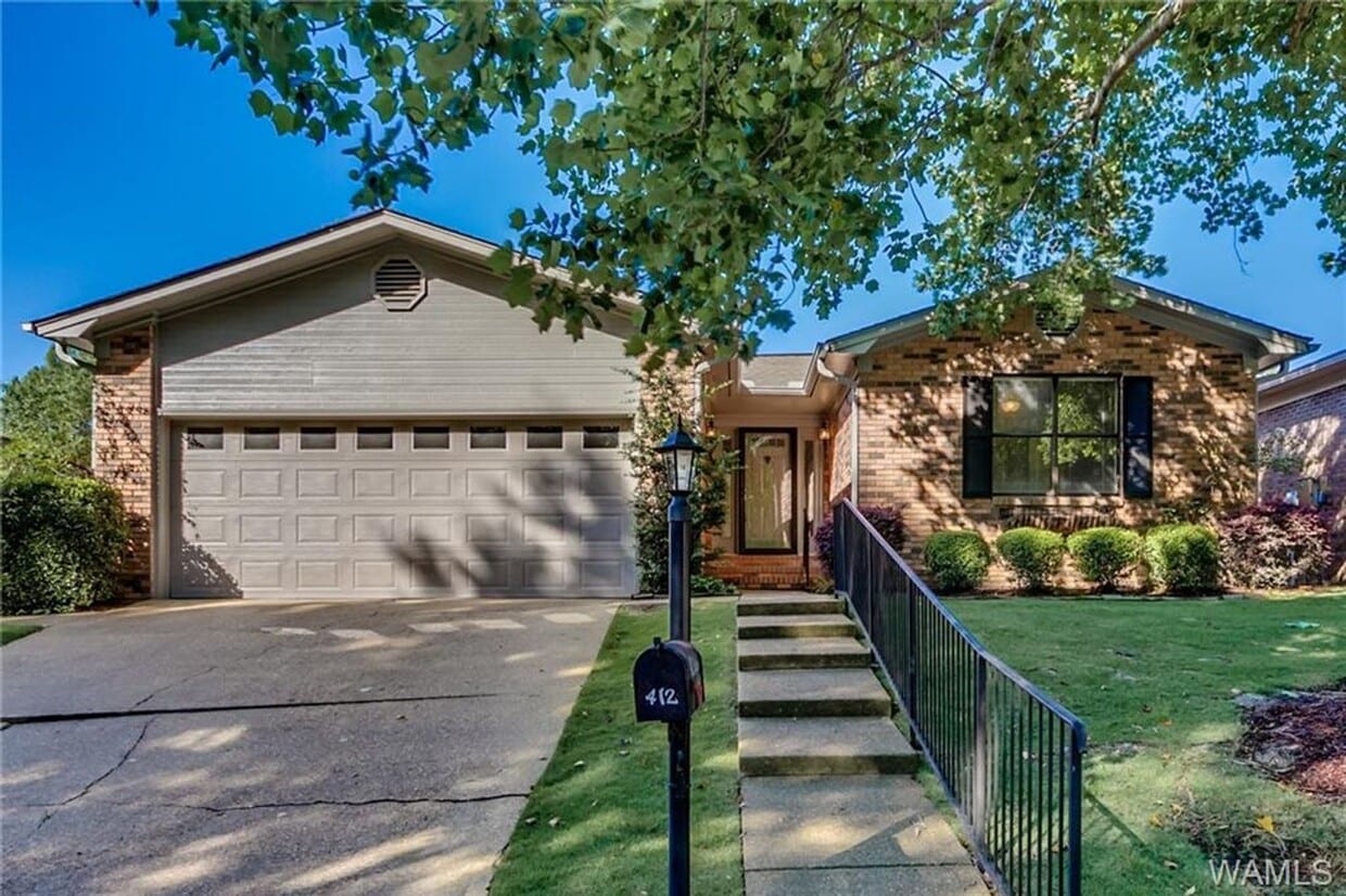 Primary Photo - Fantastic 3BR 2Ba in popular Reston Place!