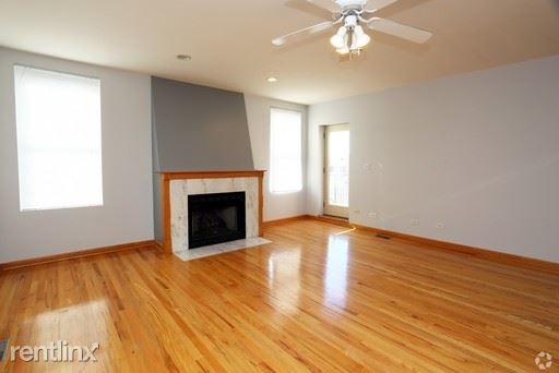 Primary Photo - 2032 W Division St