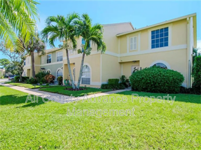 Foto del edificio - 1532 Chateaux De Ville Ct