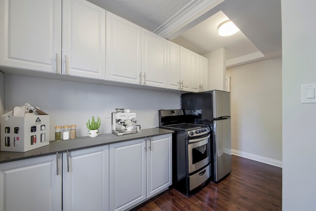 Building Photo - 338 Donlands Ave