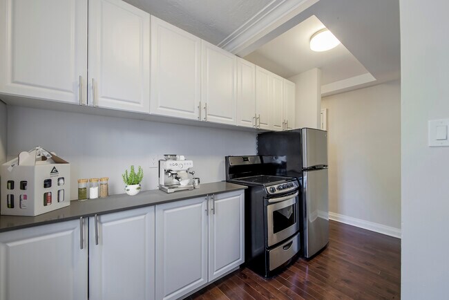 Photo du bâtiment - 338 Donlands Ave