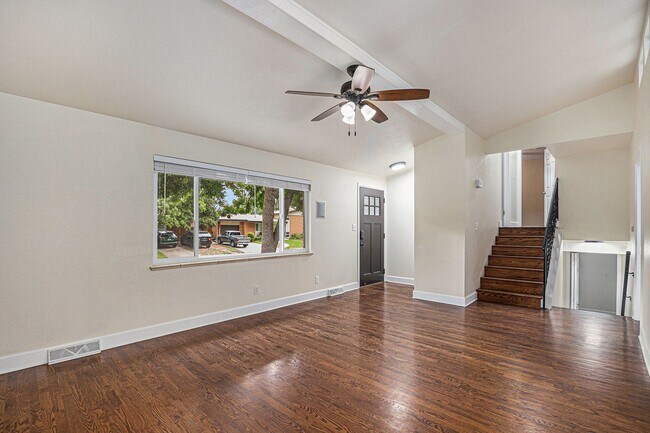 Building Photo - Charming 3-Bedroom Home – Perfect for Comf...