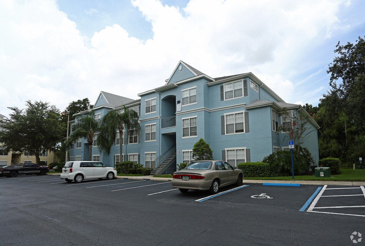 Retreat at Bermuda Lake by Cortland Apartments Brandon, FL