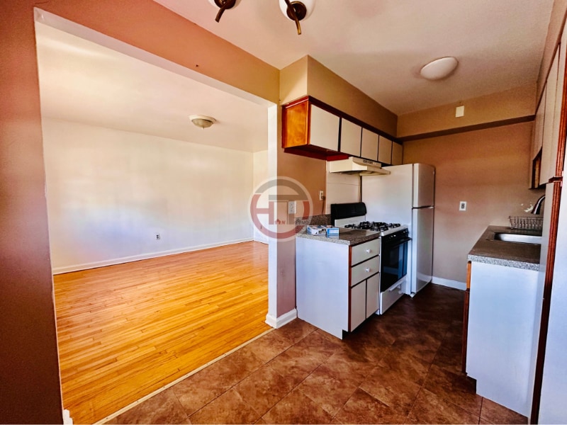 Primary Photo - 1416 Crosby Ave