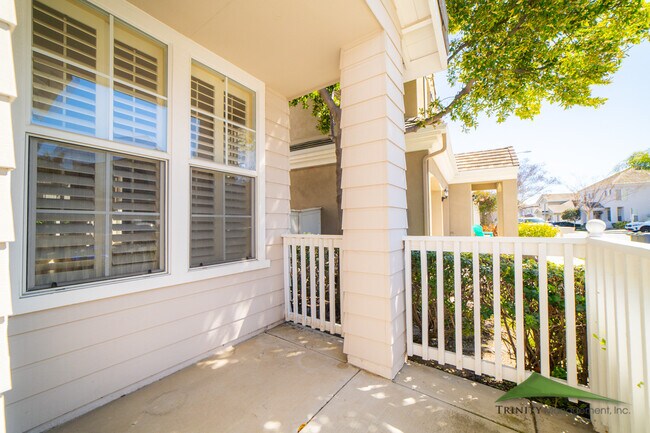 Foto del edificio - 1005 Cottage Way