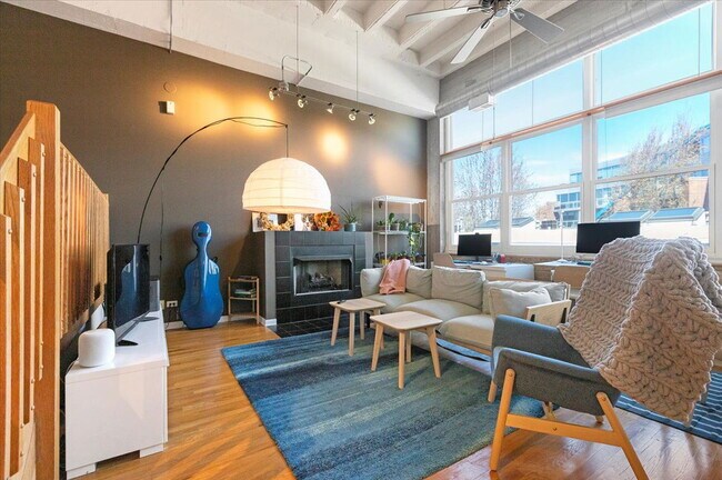 Foto del edificio - 1834 Ridge Ave