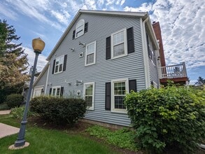 Building Photo - 921 Harbor House Dr