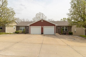 Building Photo - 3334 E St Charles Rd