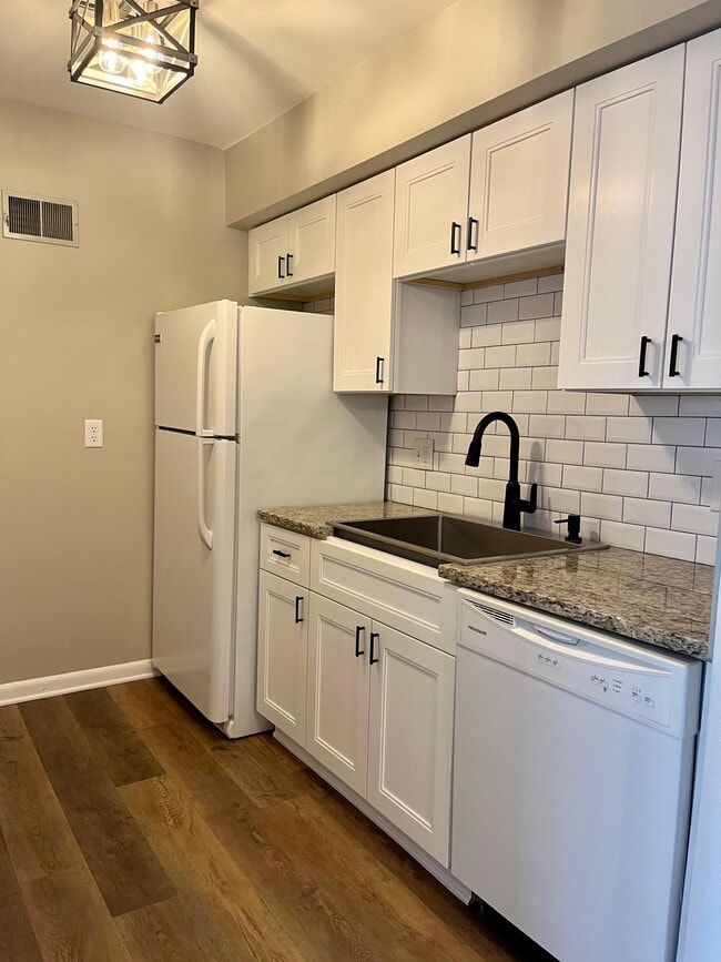Full updated kitchen: new soft close cabinets, hardware, countertops and sink - 104 Turtle Creek Rd