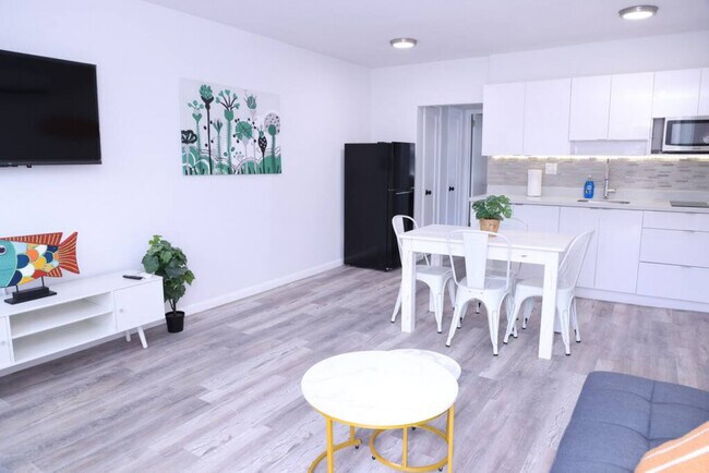 Foto del edificio - 1109 Douglas Rd