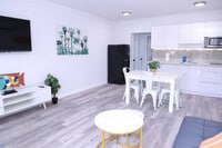 1109 Douglas Rd