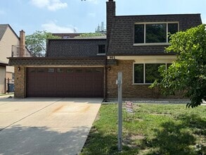 Building Photo - 901 E Ardyce Ln