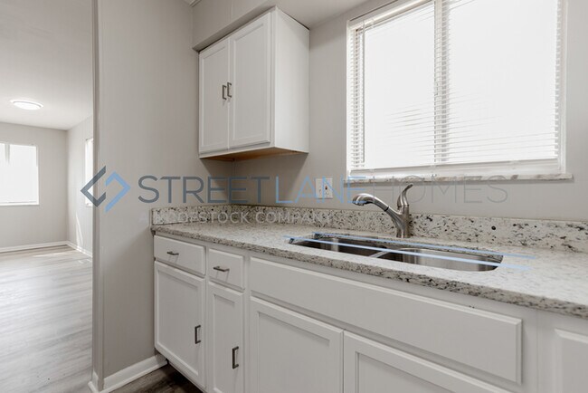 Building Photo - NOW OFFERING $250 OFF FIRST FULL MONTH IF ...