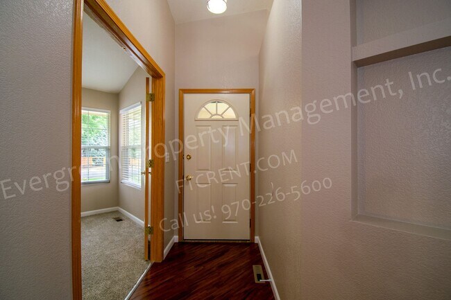 Building Photo - 4 Bedroom Single Family Home in S/E Fort C...