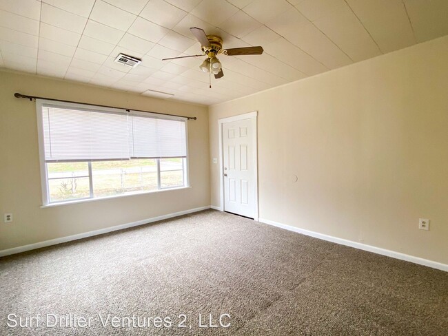 Building Photo - 3 br, 1 bath House - 918 N Willow Road, Ap...