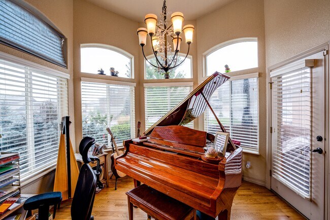 Foto del edificio - 4660 Farmingdale Dr