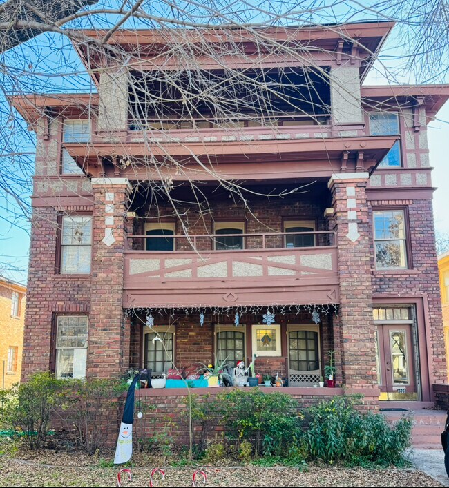 Building Photo - Apartments at Munger Place