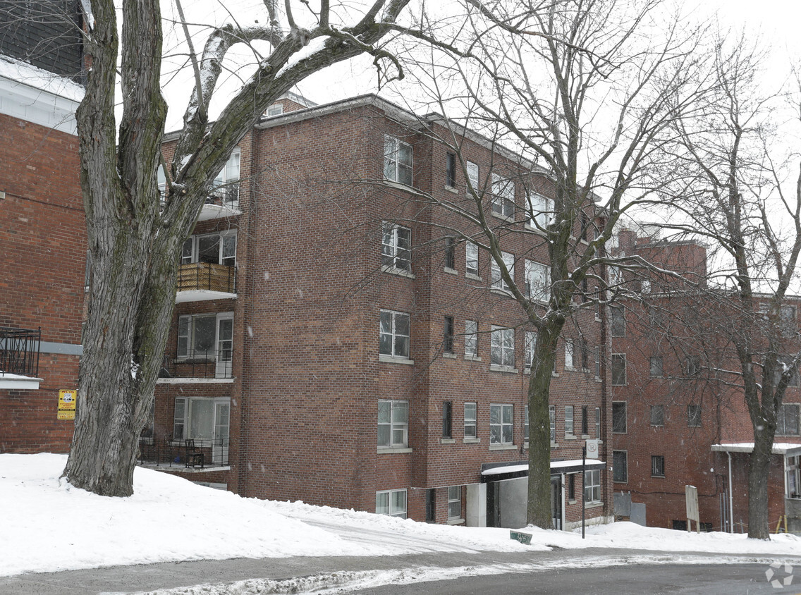 Building Photo - Le Crestview