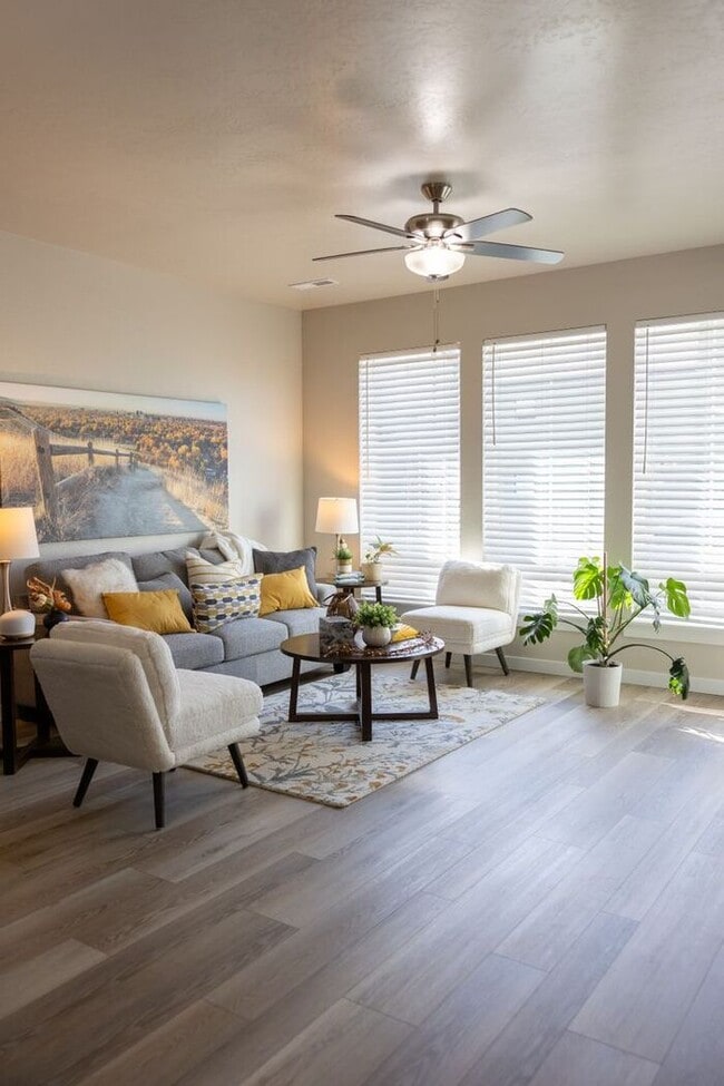 Building Photo - Roe Street Townhomes