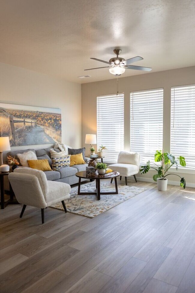 Foto del edificio - Roe Street Townhomes