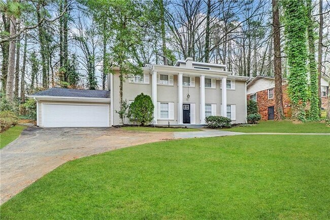 Building Photo - 2800 Kingston Terrace