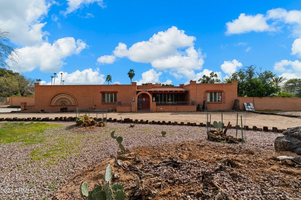 Primary Photo - 12031 N Sundown Dr