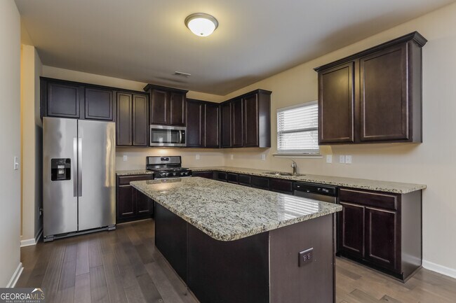 Foto del edificio - 1209 Creek Crossing Dr