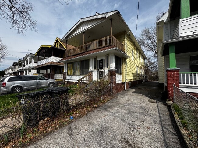 Building Photo - 12633 Edmonton Ave