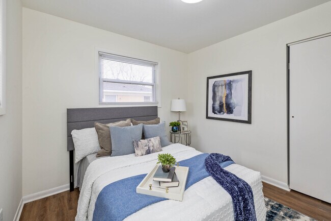 Master Bedroom - Fairfax Duplexes