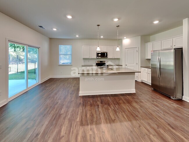 Foto del edificio - 2062 Windsor Park Ave