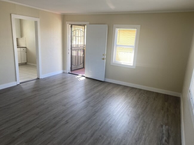 Building Photo - Lovely 2 Bedroom, 1 Bathroom Unit in Vallejo!