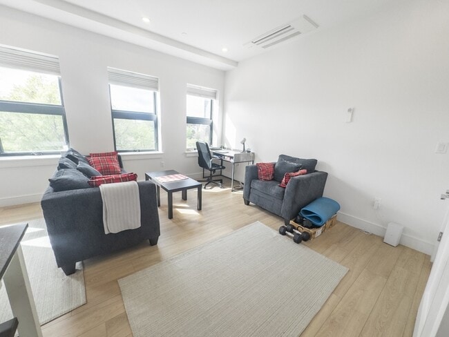 Photo - 1950 Washington St Apartment